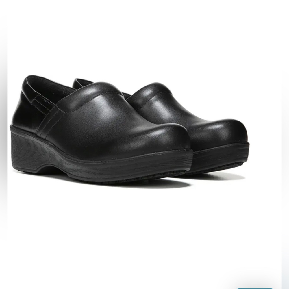 Dynamo Clog - Wide Width Available
DR. SCHOLL'S